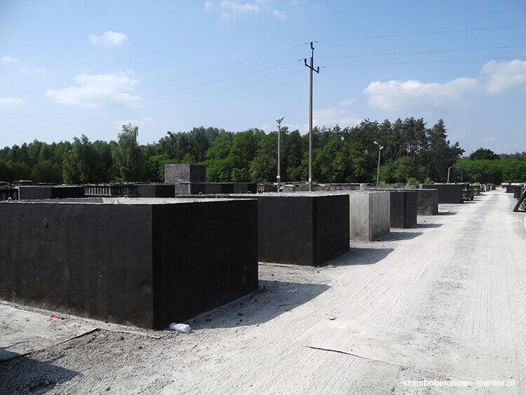Certyfikowane szamba betonowe różnych pojemności dostępne od ręki w Spale